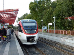 Regiobahn_in_Kaarst_-_geo.hlipp.de_-_5876